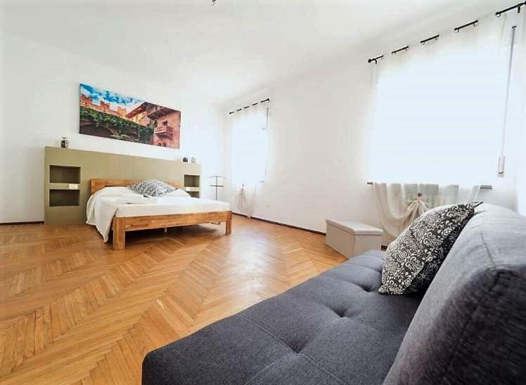 Il Salotto Del Conte Bed & Breakfast Верона Екстериор снимка